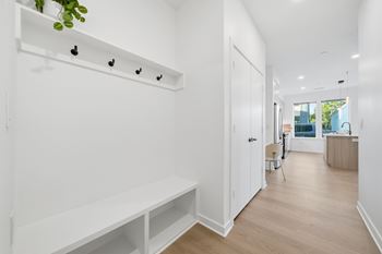Built-in entry drop zone*